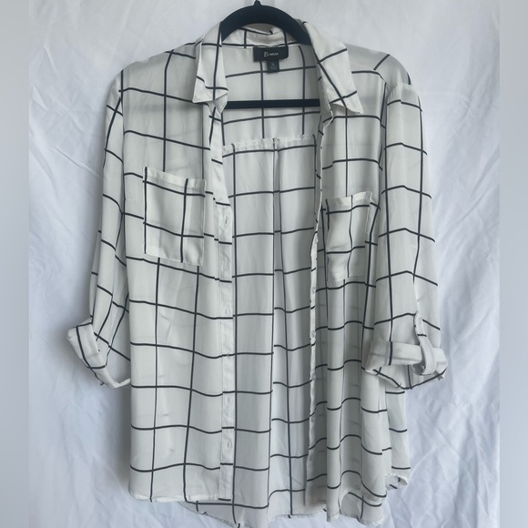 Bwear Tops - LAST CHANCE B4 DONATING 5/$25 ✨ EUC 💙 B WEAR White Grid Button Down Blouse